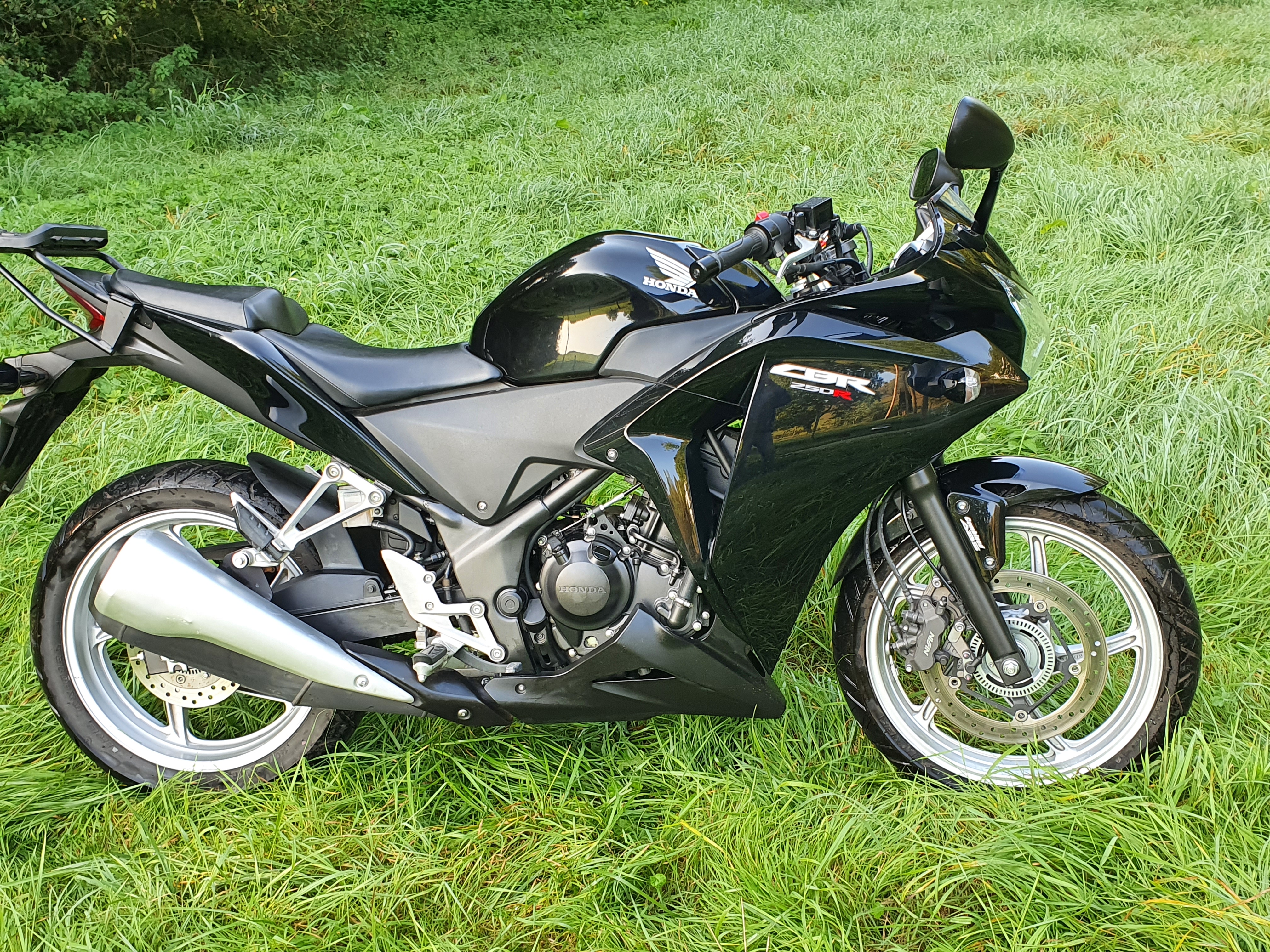 <br>HONDA CBR 250 R